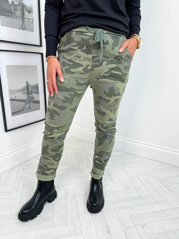 Zine Cargo Green Camo Jogger Sweatpants