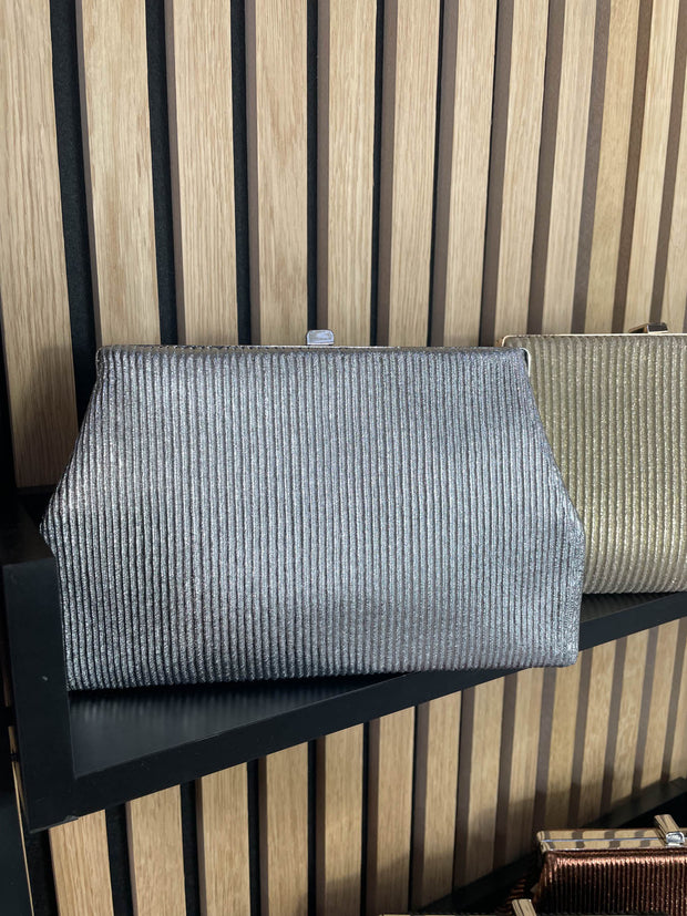 Leoni Clutch - 5 Colours