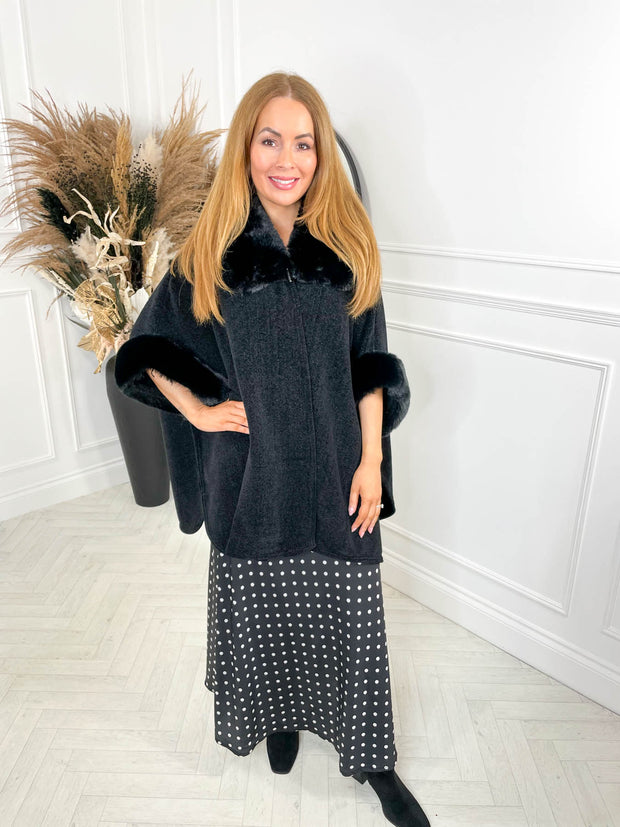 Savanna Cape - Black
