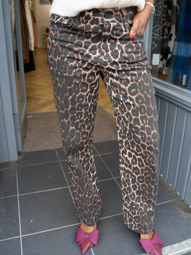 Kenna Leopard Jean