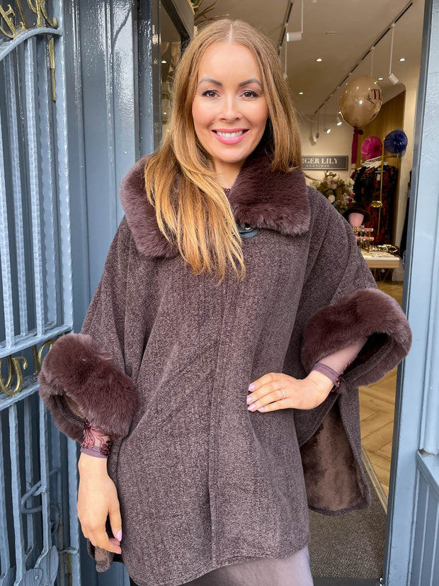 Savanna Cape - Chocolate