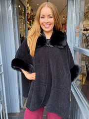 Savanna Cape - Black